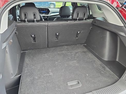 Used 2024 Chevrolet Trax LT w/ Driver Confidence Package image 28