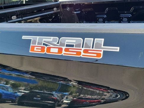 Certified 2024 Chevrolet Silverado 1500 LT Trail Boss w/ LPO, Dark Essentials Package AWD/4WD image 23