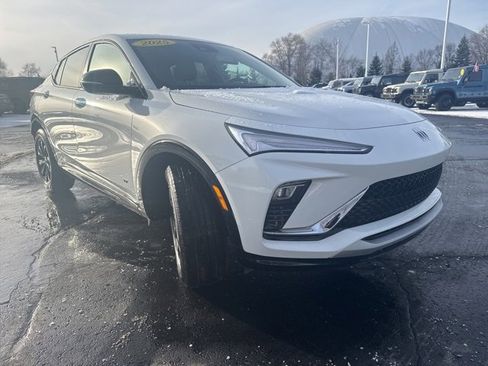 Used 2025 Buick Envista Sport Touring image 2