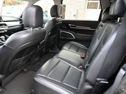Used 2020 Kia Telluride S w/ S 8 Passenger Seating Package image 15