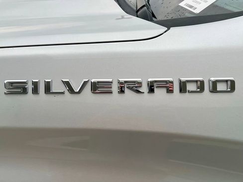 Used 2020 Chevrolet Silverado 1500 Custom w/ Custom Value Package image 14