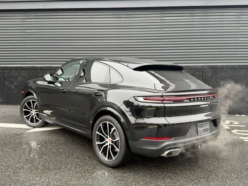 Certified 2025 Porsche Cayenne Coupe AWD/4WD image 8