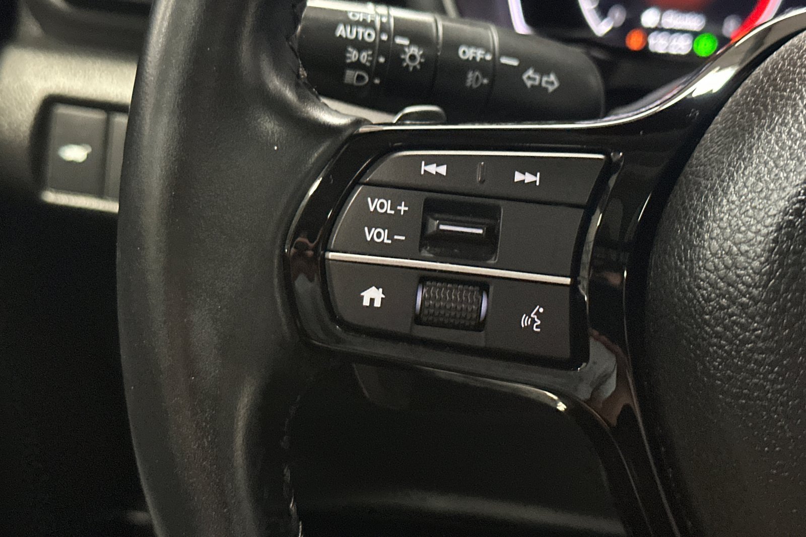 Used 2023 Honda Pilot Touring image 37