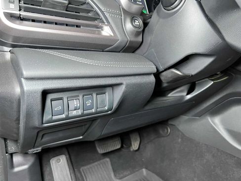 Used 2025 Subaru Outback Touring XT AWD/4WD image 29