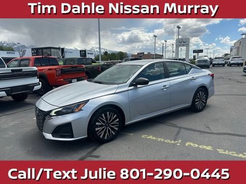 Used 2024 Nissan Altima 2.5 SV FWD image 6