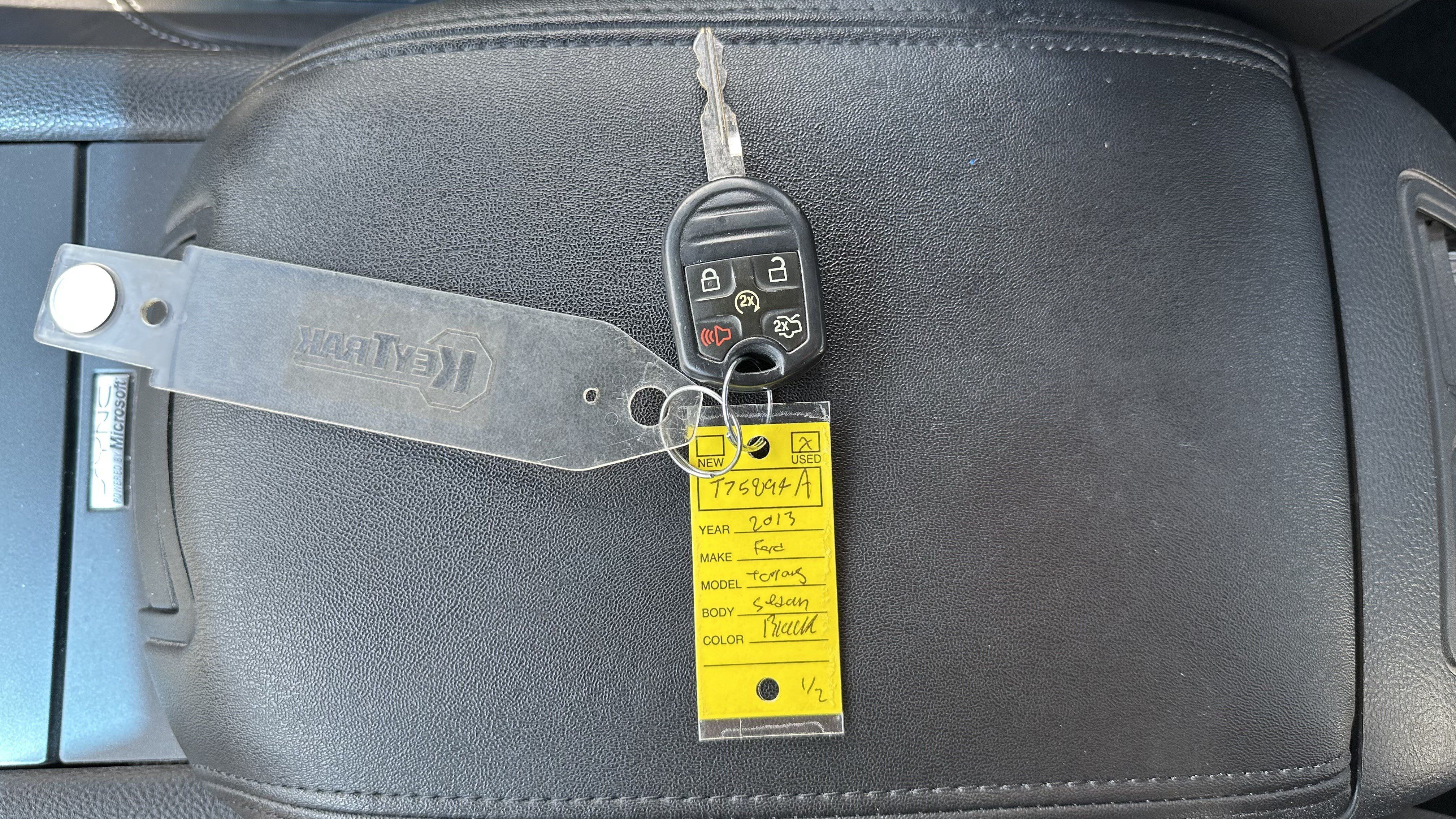 Used 2013 Ford Taurus SEL FWD image 34