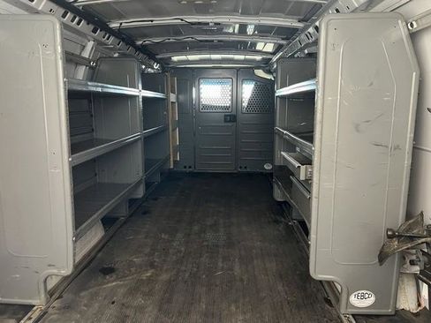 Used 2017 Chevrolet Express 2500 Extended image 9