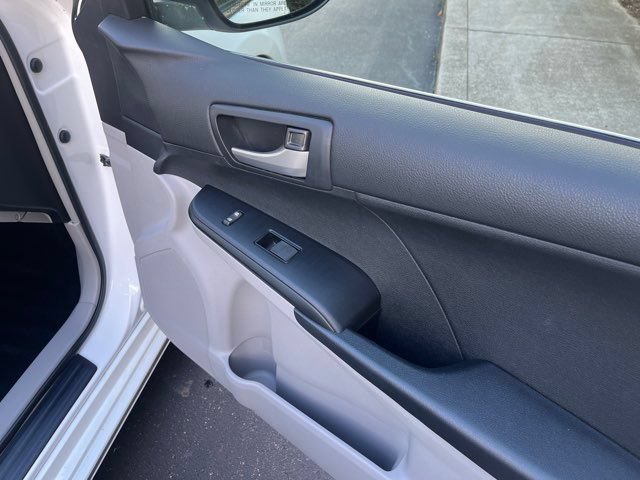 Used 2012 Toyota Camry LE FWD image 19
