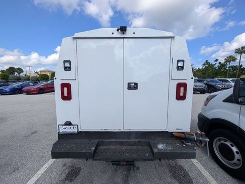 Used 2021 Ford E-350 and Econoline 350 Super Duty w/ Power Windows & Locks Group image 8