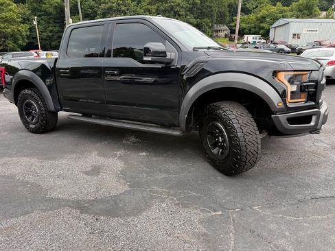 Used 2017 Ford F150 Raptor w/ Equipment Group 802A Luxury AWD/4WD image 5