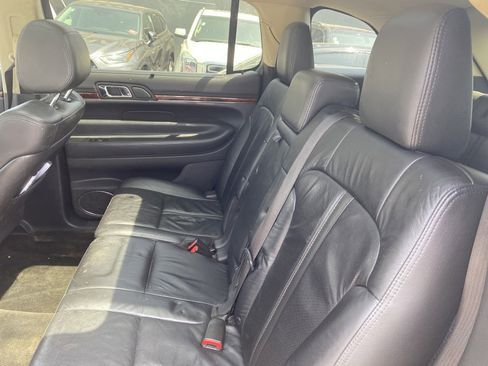 Used 2019 Lincoln MKT AWD image 14