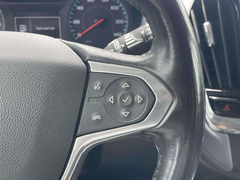 Used 2020 Chevrolet Traverse LT FWD image 23