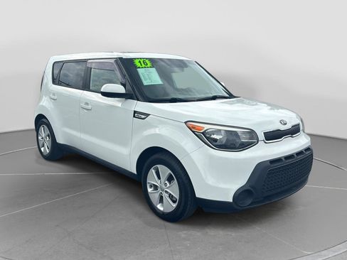 Used 2016 Kia Soul FWD image 7