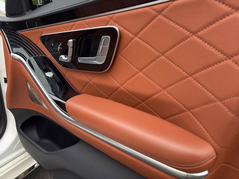 Used 2023 Mercedes-Benz S 580 4MATIC Sedan image 17