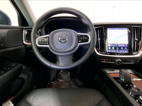 Used 2025 Volvo V60 B5 Cross Country Plus AWD/4WD image 4
