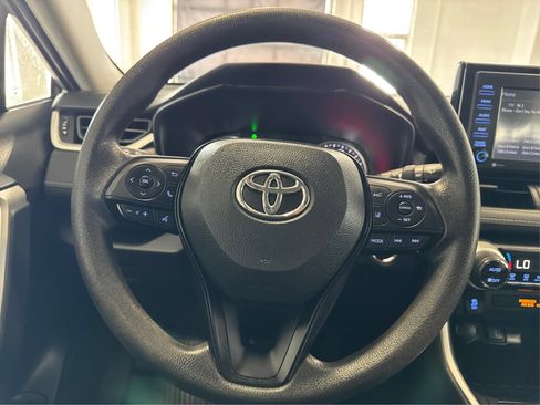 Used 2022 Toyota RAV4 XLE AWD/4WD image 21