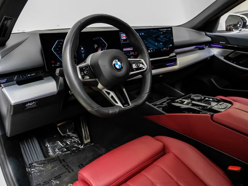 Used 2026 BMW 530i w/ M Sport Package image 3