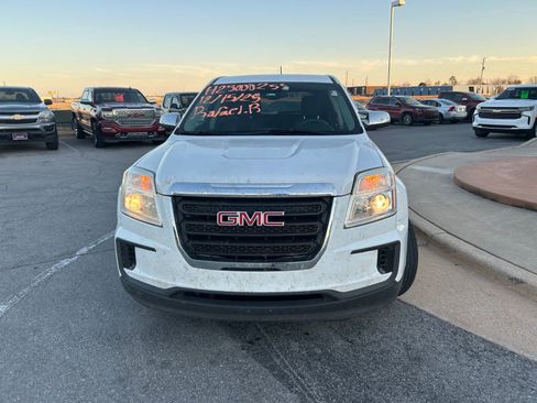 Used 2016 GMC Terrain SL image 2