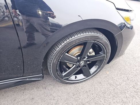 Used 2022 Nissan Sentra SR w/ Midnight Edition image 12