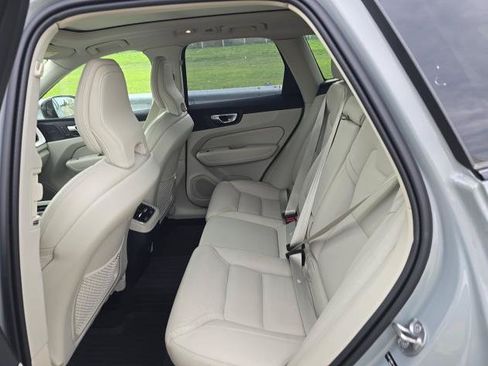 Used 2026 Volvo XC60 B5 Ultra AWD/4WD image 5