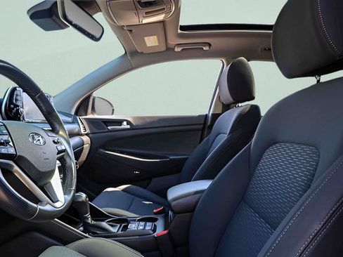 Used 2019 Hyundai Tucson Night image 10