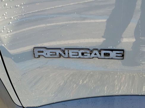 Certified 2020 Jeep Renegade Altitude w/ UConnect 8.4 Nav Group image 26