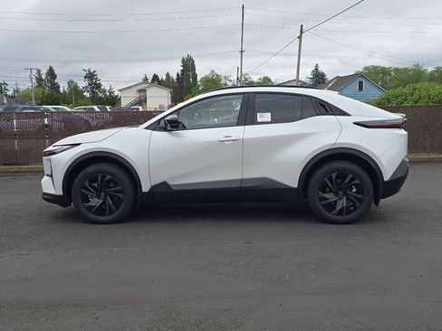New 2026 Toyota C-HR AWD/4WD image 6