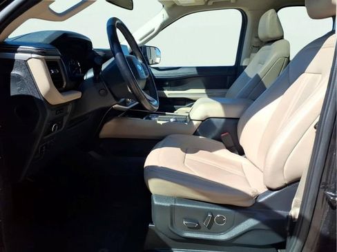 Used 2024 Ford Expedition Limited AWD/4WD image 19
