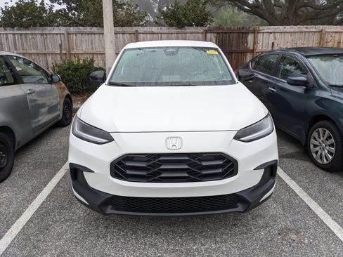 Used 2023 Honda HR-V Sport image 2