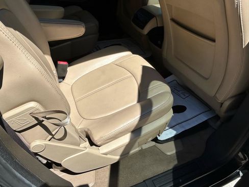 Used 2010 GMC Acadia SLT AWD/4WD image 11