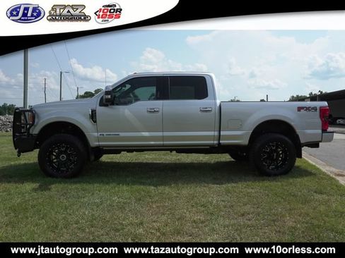 Used 2017 Ford F250 Platinum w/ FX4 Off-Road Package AWD/4WD image 6