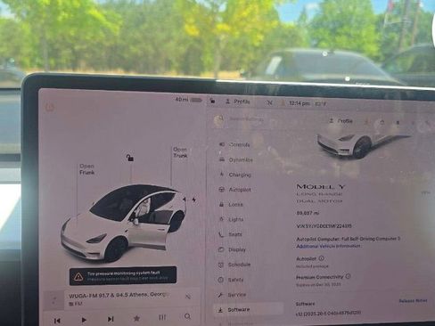 Used 2021 Tesla Model Y Long Range AWD/4WD image 13