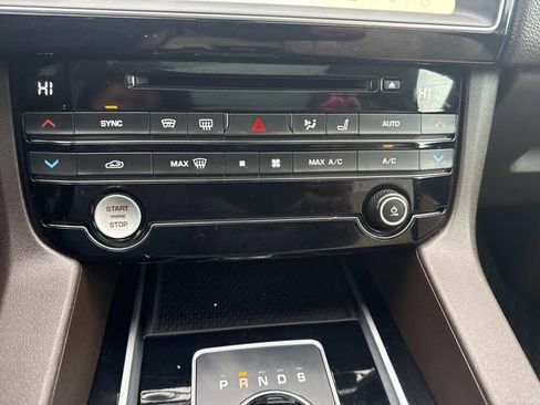 Used 2018 Jaguar F-PACE Prestige image 33