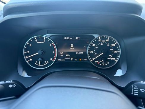 Used 2025 Nissan Rogue S image 15