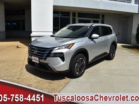 Used 2024 Nissan Rogue SV FWD image 5