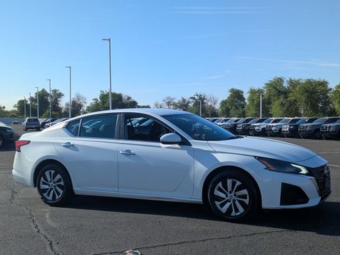 Certified 2023 Nissan Altima 2.5 S image 8