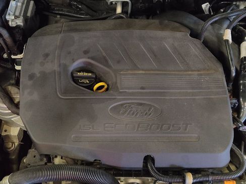 Used 2017 Ford Fusion SE w/ Equipment Group 201A FWD image 30
