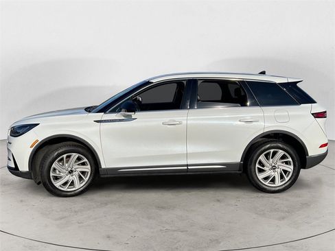 Used 2023 Lincoln Corsair AWD image 5