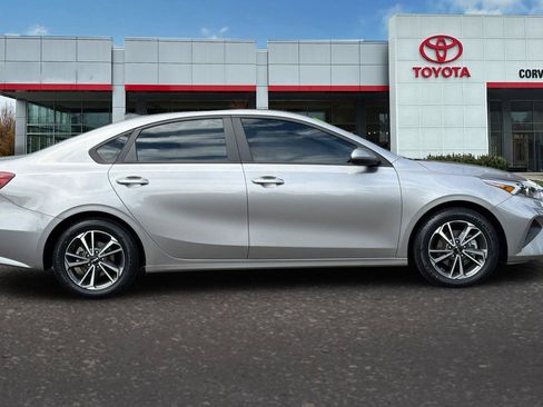 Used 2023 Kia Forte LXS FWD image 3