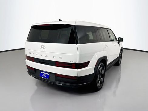Used 2026 Hyundai Santa Fe SE FWD image 5