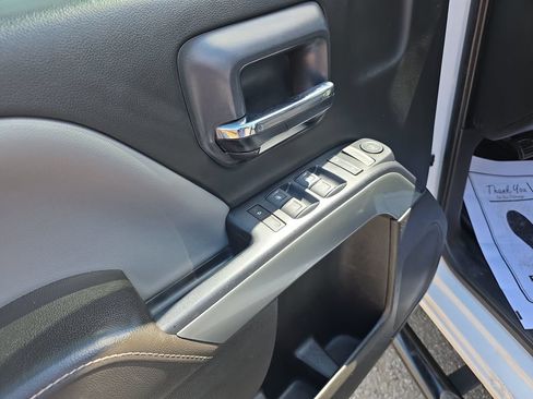 Used 2017 Chevrolet Silverado 2500 LT AWD/4WD image 15