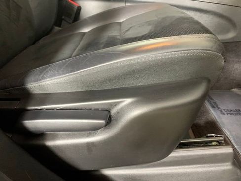 Used 2018 Jeep Grand Cherokee Altitude AWD/4WD image 24