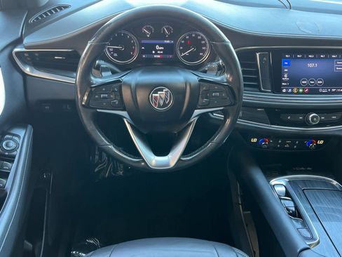 Used 2022 Buick Enclave Essence image 10