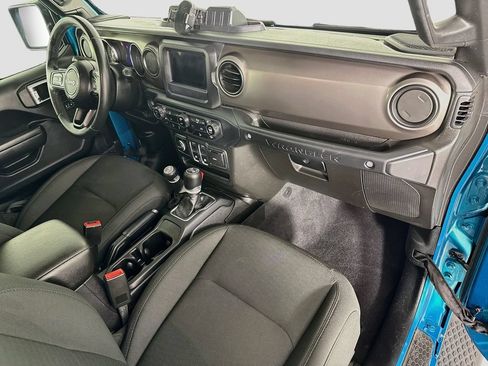 Used 2019 Jeep Wrangler Sport AWD/4WD image 17