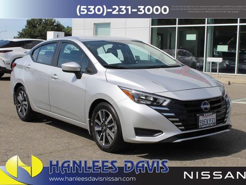 Used 2025 Nissan Versa SV w/ Trunk Package FWD image 5