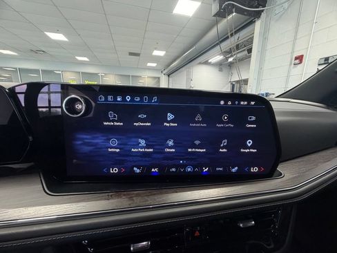 Used 2025 Chevrolet Tahoe LT AWD/4WD image 24