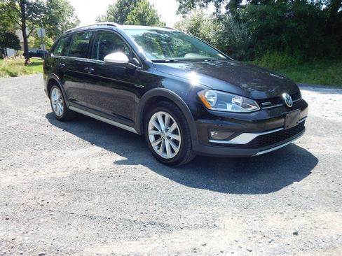 Used 2017 Volkswagen Golf Alltrack AWD/4WD image 6