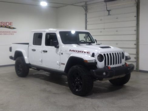 Used 2023 Jeep Gladiator Mojave w/ LED Lighting Group AWD/4WD image 5