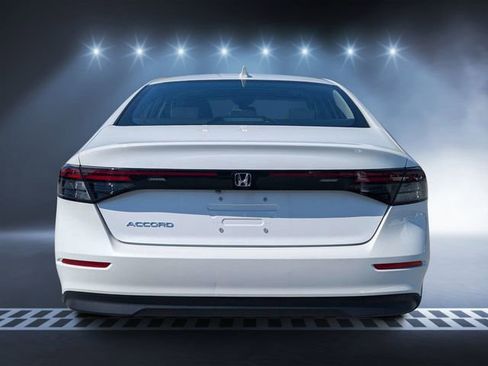 Used 2024 Honda Accord EX image 4