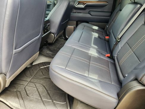 Used 2024 Chevrolet Silverado 1500 High Country w/ High Country Premium Package AWD/4WD image 30
